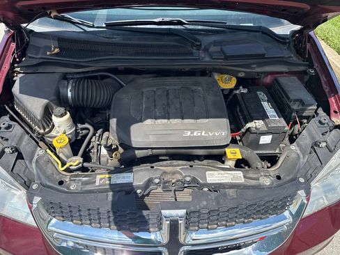 Used 2018 Dodge Grand Caravan SXT FWD image 12