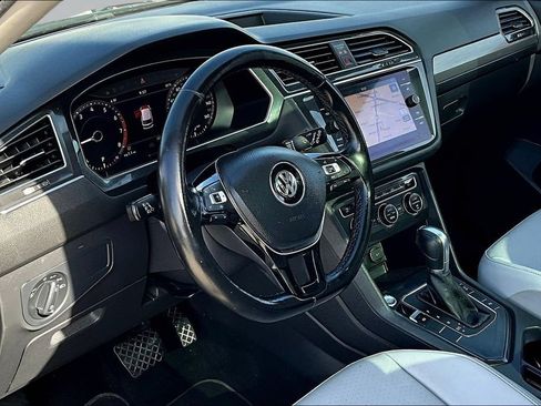 Used 2019 Volkswagen Tiguan SEL FWD image 18