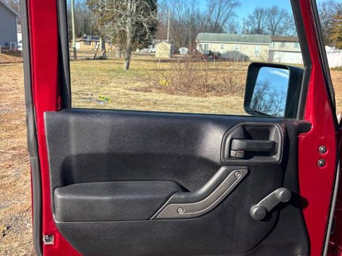 Used 2012 Jeep Wrangler Unlimited Sport image 18