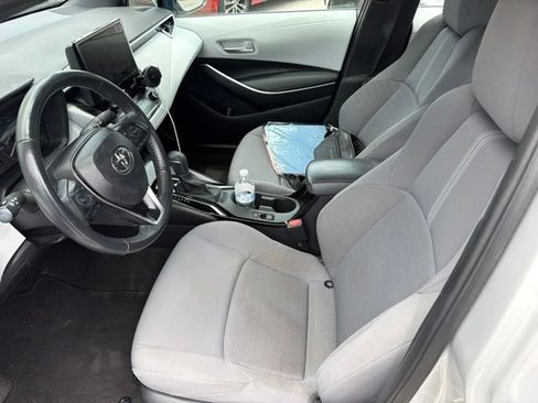Used 2024 Toyota Corolla SE FWD image 2