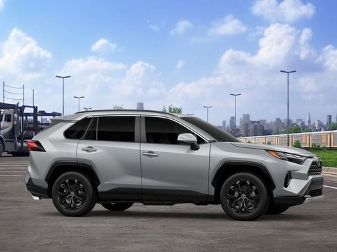 New 2025 Toyota RAV4 SE image 13