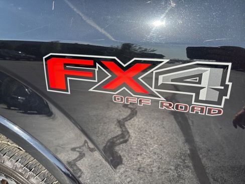 Used 2019 Ford F150 Lariat AWD/4WD image 6