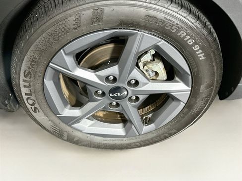 Used 2025 Kia K4 FWD image 11