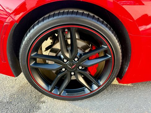 Used 2019 Chevrolet Corvette Stingray Coupe w/ Battery Protection Package image 9