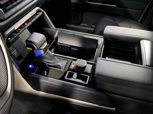 New 2026 Toyota Tundra Platinum image 7