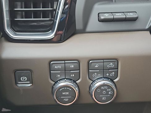 New 2026 GMC Sierra 2500 Denali w/ Denali Reserve Package AWD/4WD image 20