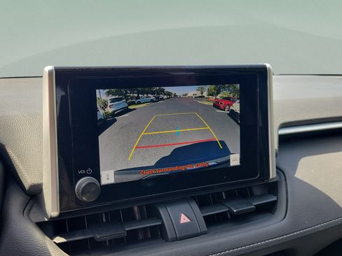 Used 2025 Toyota RAV4 LE FWD image 18