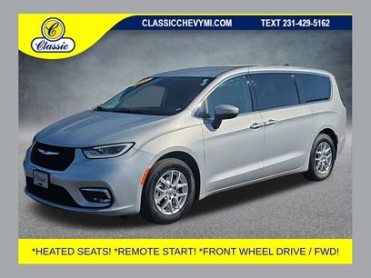 Used 2023 Chrysler Pacifica Touring-L