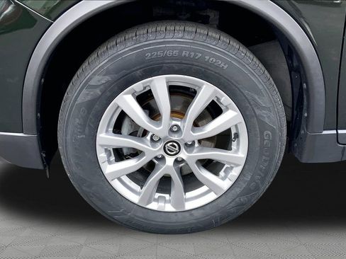 Used 2020 Nissan Rogue SV image 22