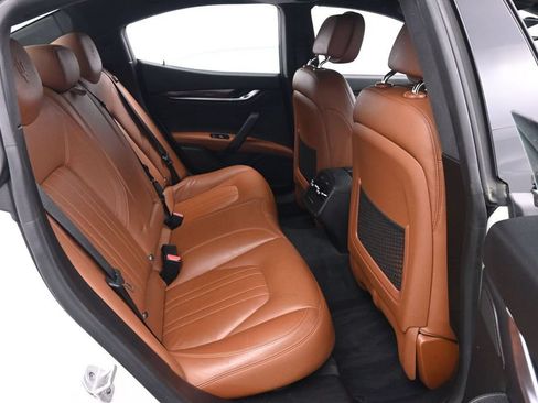 Used 2019 Maserati Ghibli S Q4 AWD/4WD image 17