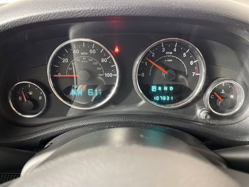 Used 2013 Jeep Wrangler Unlimited Sport image 27