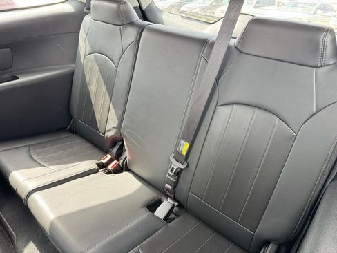Used 2017 Buick Enclave Leather AWD/4WD image 8