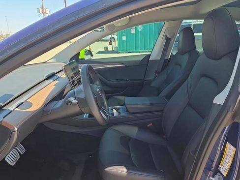 Used 2023 Tesla Model 3 Performance image 4