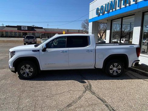 Used 2025 GMC Sierra 1500 SLT image 6