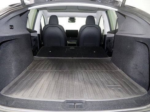Used 2026 Tesla Model Y Long Range RWD image 46