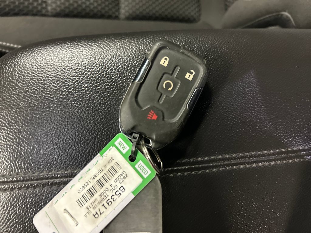 Used 2023 GMC Terrain SLE w/ Driver Convenience Package AWD/4WD image 20