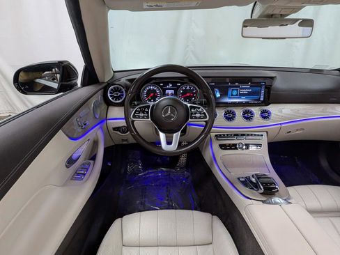 Used 2019 Mercedes-Benz E 450 Cabriolet image 2