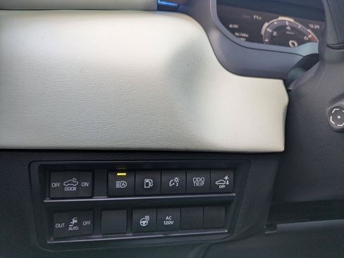 Used 2023 Toyota Tundra Capstone AWD/4WD image 25