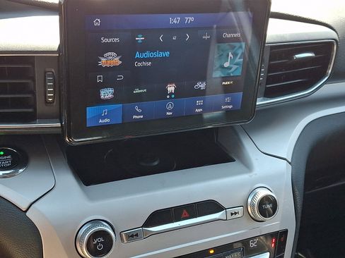 Used 2020 Ford Explorer XLT w/ Equipment Group 202A image 18