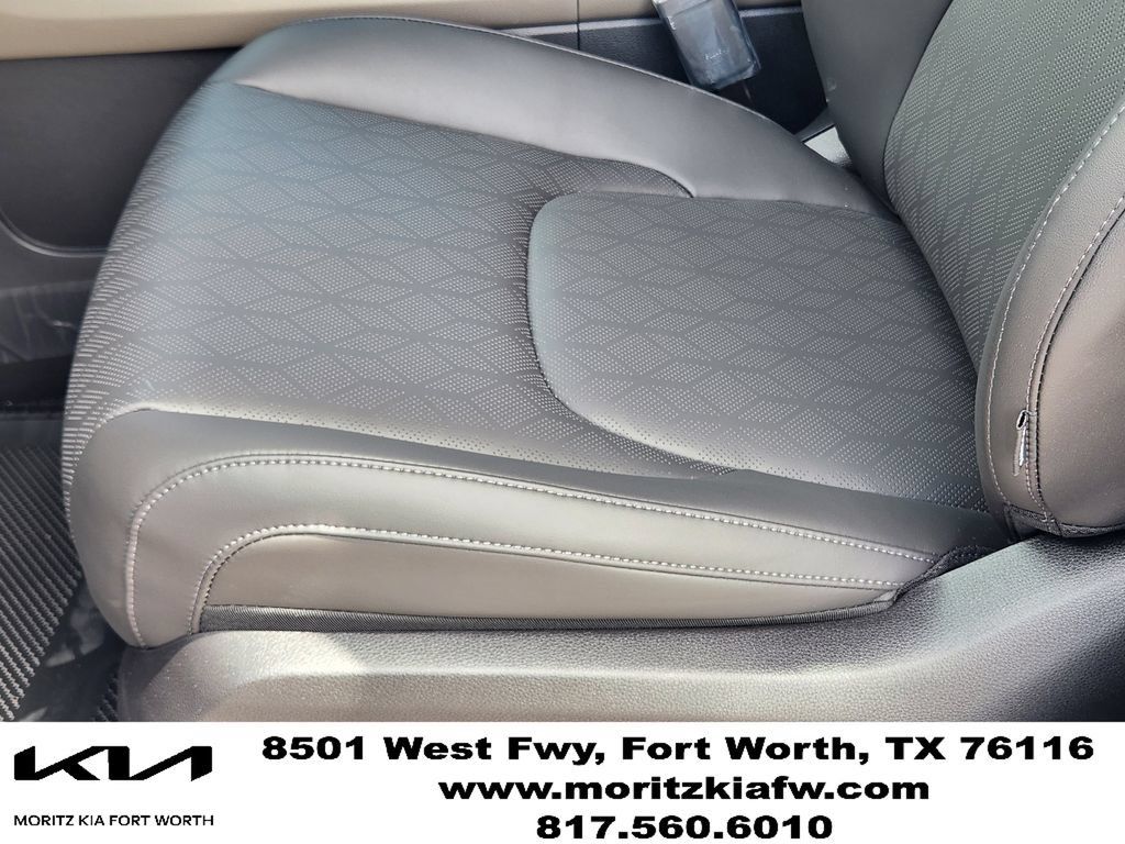 New 2026 Kia Carnival FWD image 17