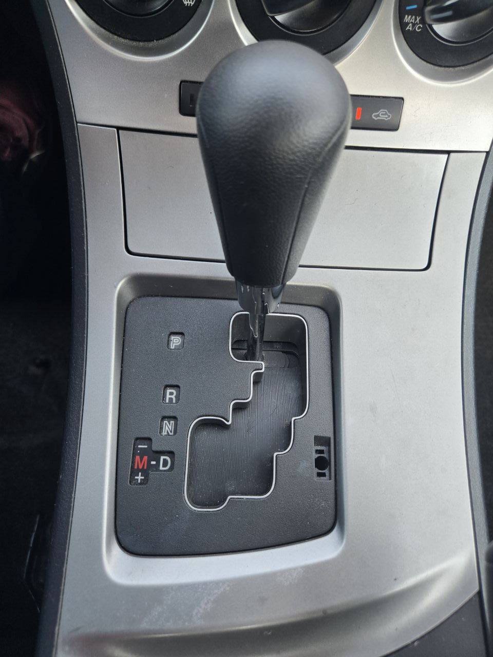 Used 2010 MAZDA MAZDA3 i Touring FWD image 17