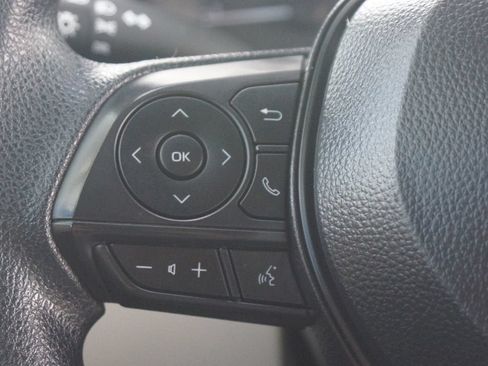 Used 2025 Toyota Corolla Cross L FWD image 8