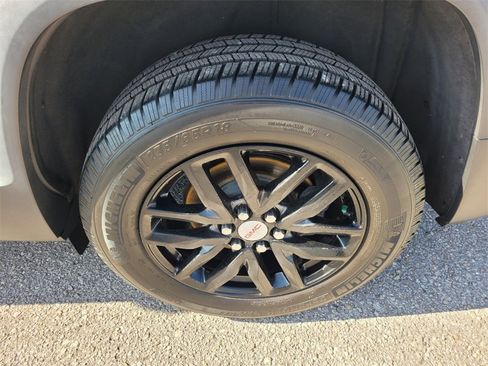 Used 2018 GMC Acadia SLT image 20