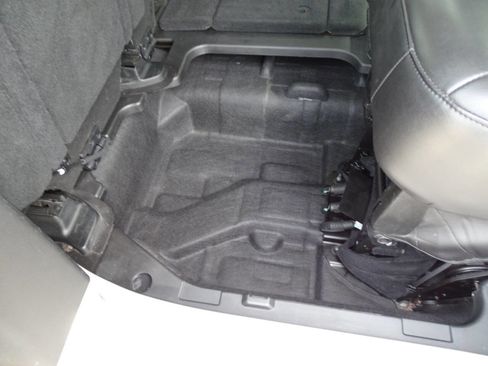 Used 2024 Chrysler Pacifica Touring-L image 34