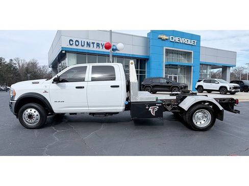 Used 2022 RAM 4500 Tradesman w/ Chrome Appearance Group image 5