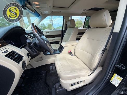 Used 2018 Ford Flex Limited w/ Equipment Group 303A AWD/4WD image 12