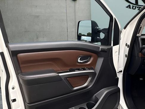Used 2017 Nissan Titan Platinum Reserve AWD/4WD image 11