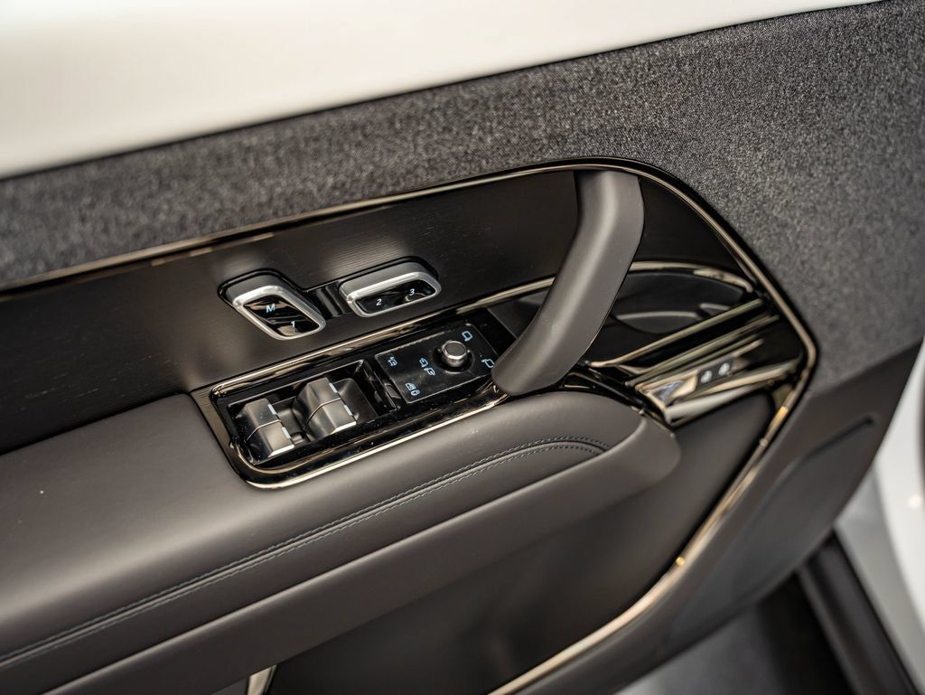 New 2026 Land Rover Range Rover Sport Dynamic SE AWD/4WD image 17