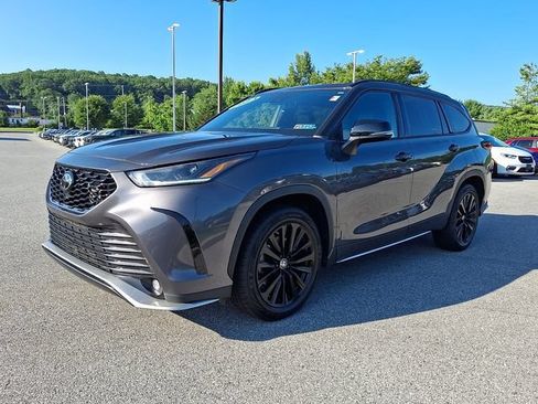 Used 2023 Toyota Highlander XSE AWD/4WD image 3