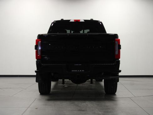 Used 2025 Ford F250 Platinum w/ FX4 Off-Road Package image 5