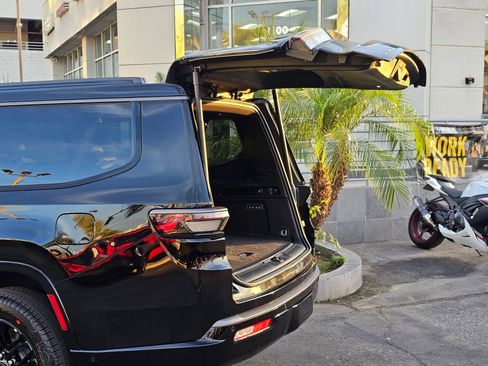 New 2026 Jeep Grand Wagoneer L Limited AWD/4WD image 7