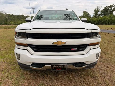 Used 2018 Chevrolet Silverado 1500 LT w/ All Star Edition AWD/4WD image 8