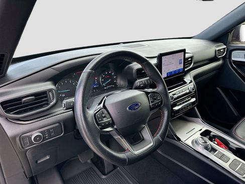 Certified 2022 Ford Explorer ST-Line w/ Class IV Trailer Tow Package image 9