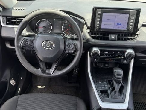 Used 2022 Toyota RAV4 LE AWD/4WD image 12