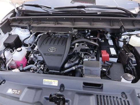 Used 2024 Toyota Highlander Platinum FWD image 29