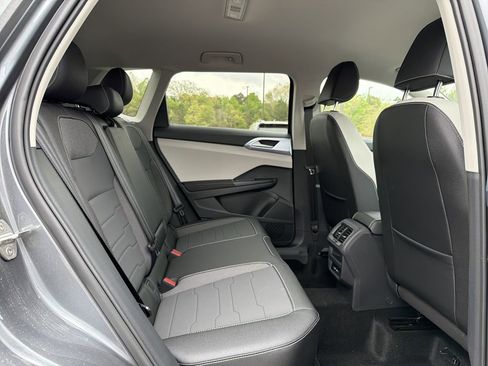 New 2026 Volkswagen Taos SE image 15