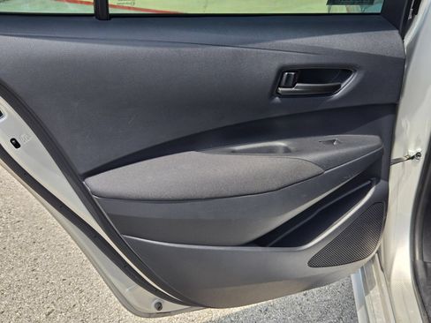 Used 2025 Toyota Corolla LE FWD image 15