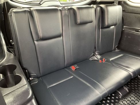 Used 2017 Toyota Highlander SE image 32