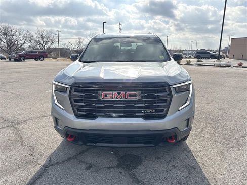 Used 2024 GMC Acadia AT4 w/ Luxury Package image 10