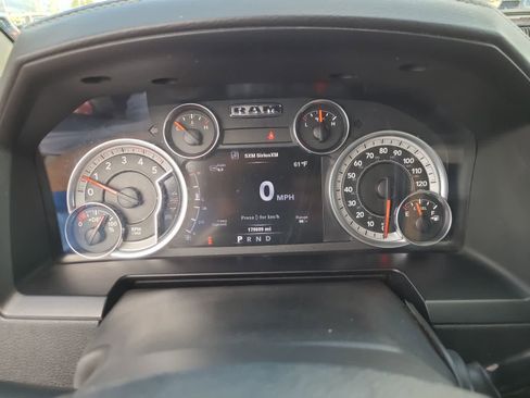 Used 2014 RAM 2500 Laramie w/ Convenience Group AWD/4WD image 26
