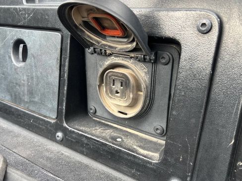 Used 2014 Toyota Tacoma 4x4 Double Cab w/ TRD Sport Package image 28