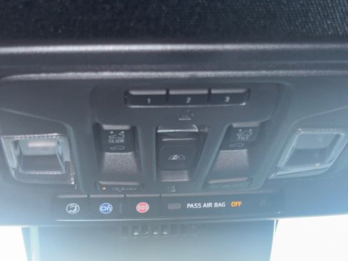 Used 2025 GMC Sierra 1500 AT4 w/ AT4 Premium Package image 7