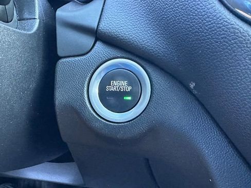 Used 2019 Chevrolet Equinox LT w/ Sun & Navigation Package image 39