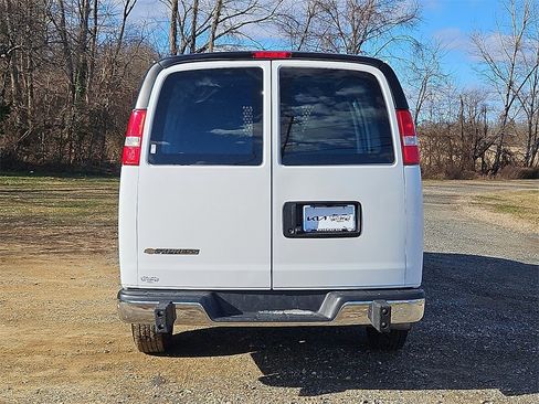 Used 2024 Chevrolet Express 2500 w/ Driver Convenience Package image 6