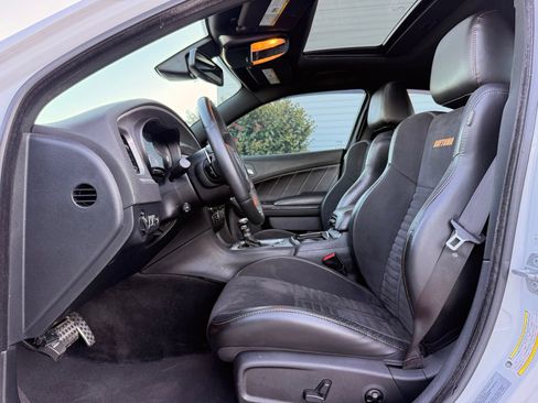 Used 2017 Dodge Charger R/T RWD image 19