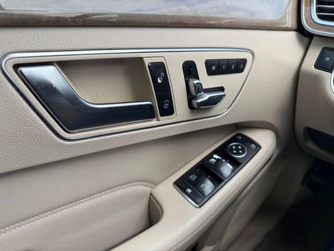 Used 2014 Mercedes-Benz E 350 Sedan image 36